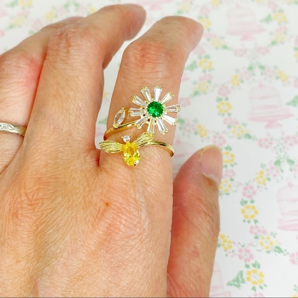 Fancy Fidget Spinner Rotating Daisy & Bee Crystal Yellow Gold Ring Adjustable OS - Picture 3 of 7